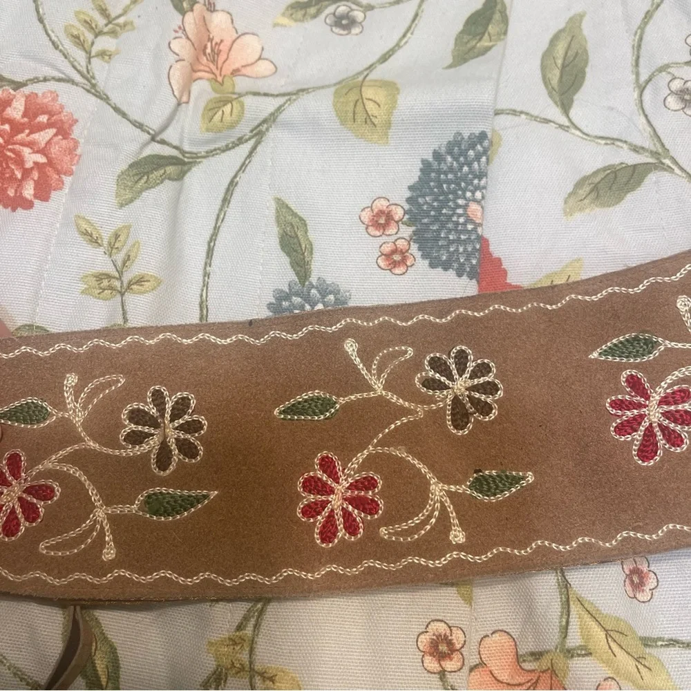 Leather Floral Embroidered Floral Stitched Belt